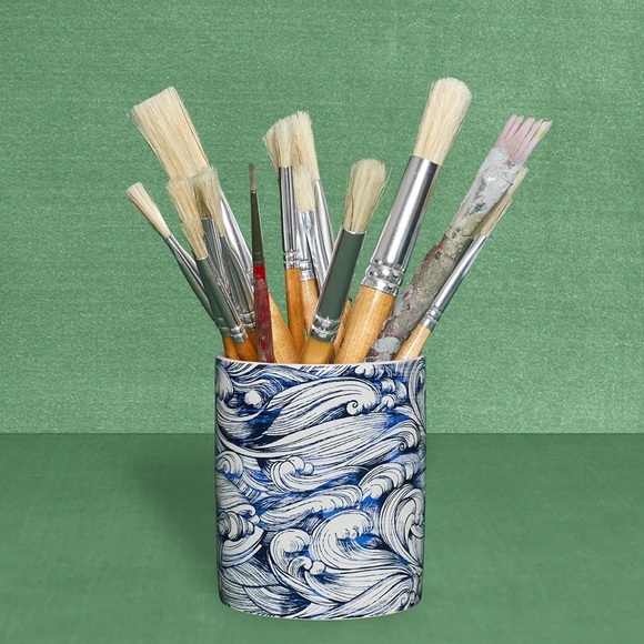 Lor de Seraphine Whitby Candle 6.4 oz - Picture 3 of 3